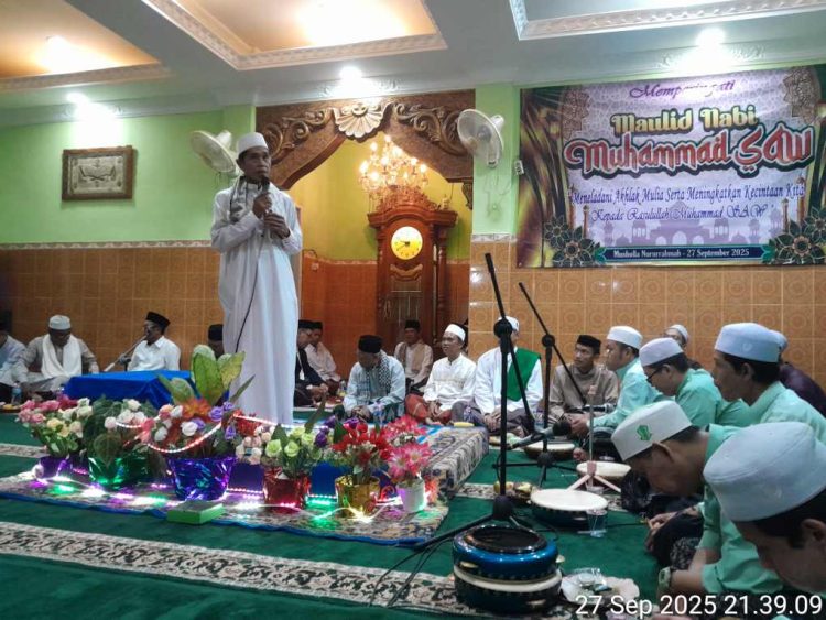 Jamaah Musholla Nururrahmah Gelar Maulid Nabi Muhammad SAW